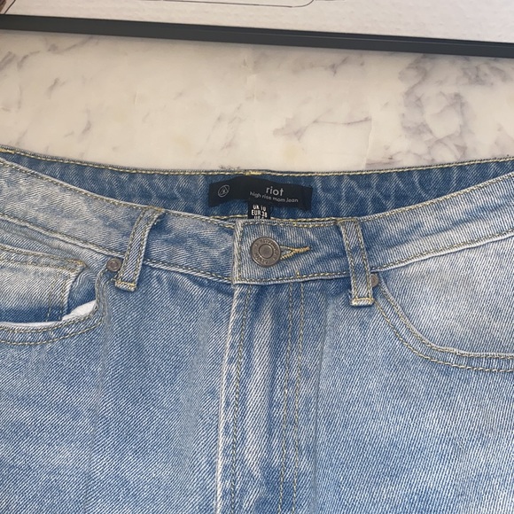 High Rise Mom Jean - Picture 2 of 4